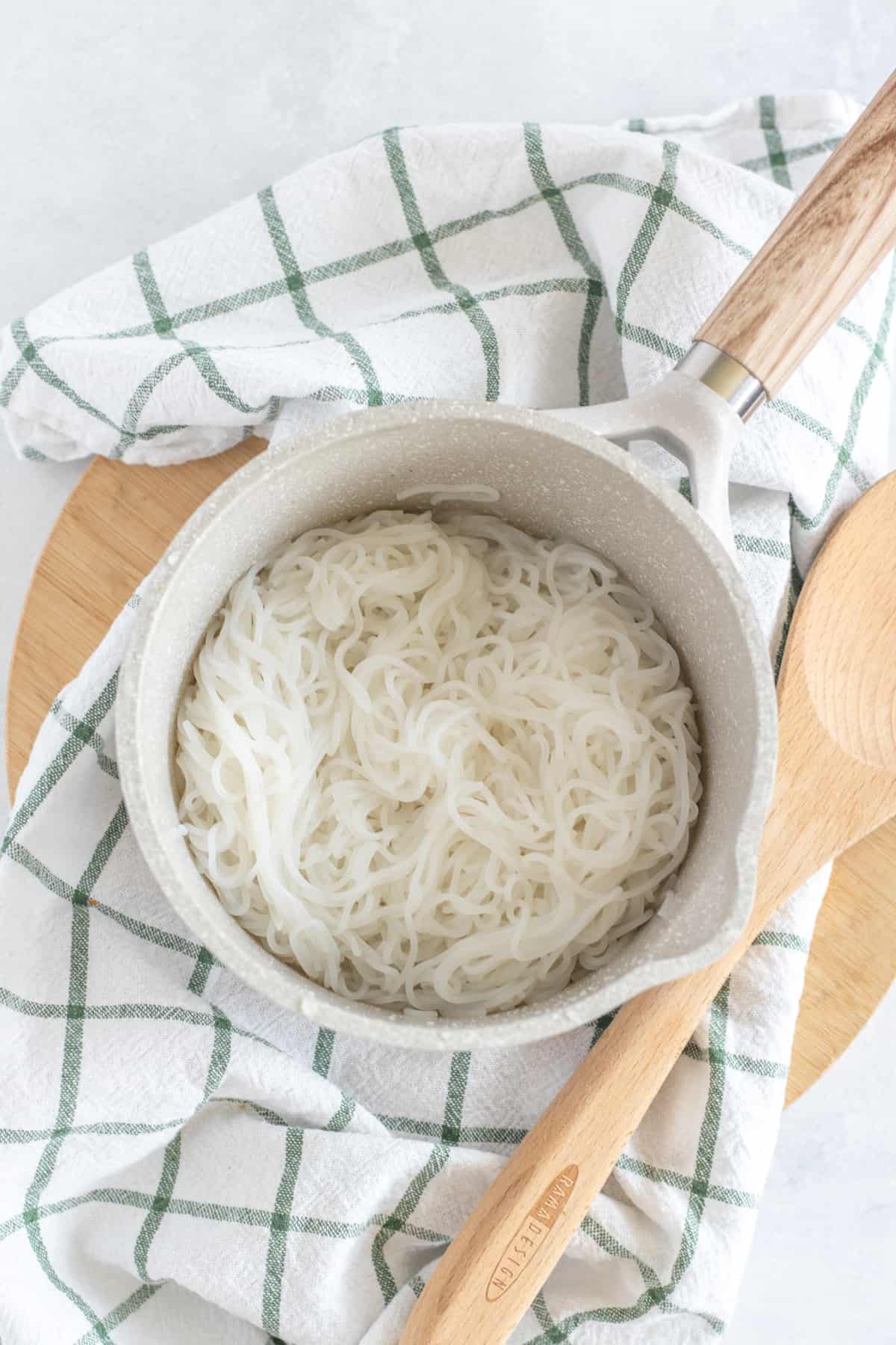 Casserole with rice noodle 