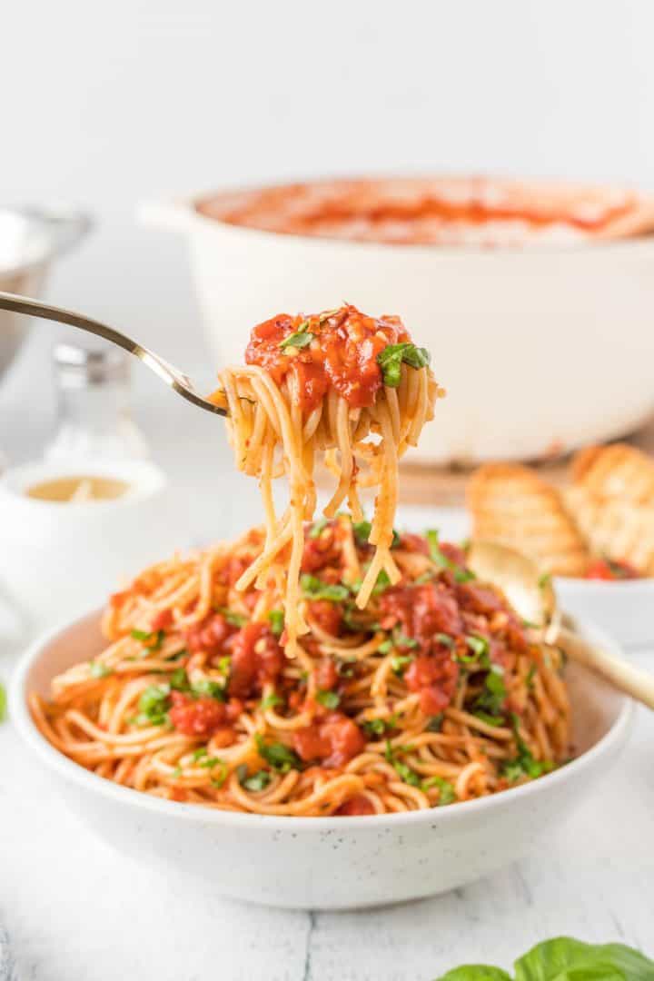 Fork with spaghetti bolognese 
