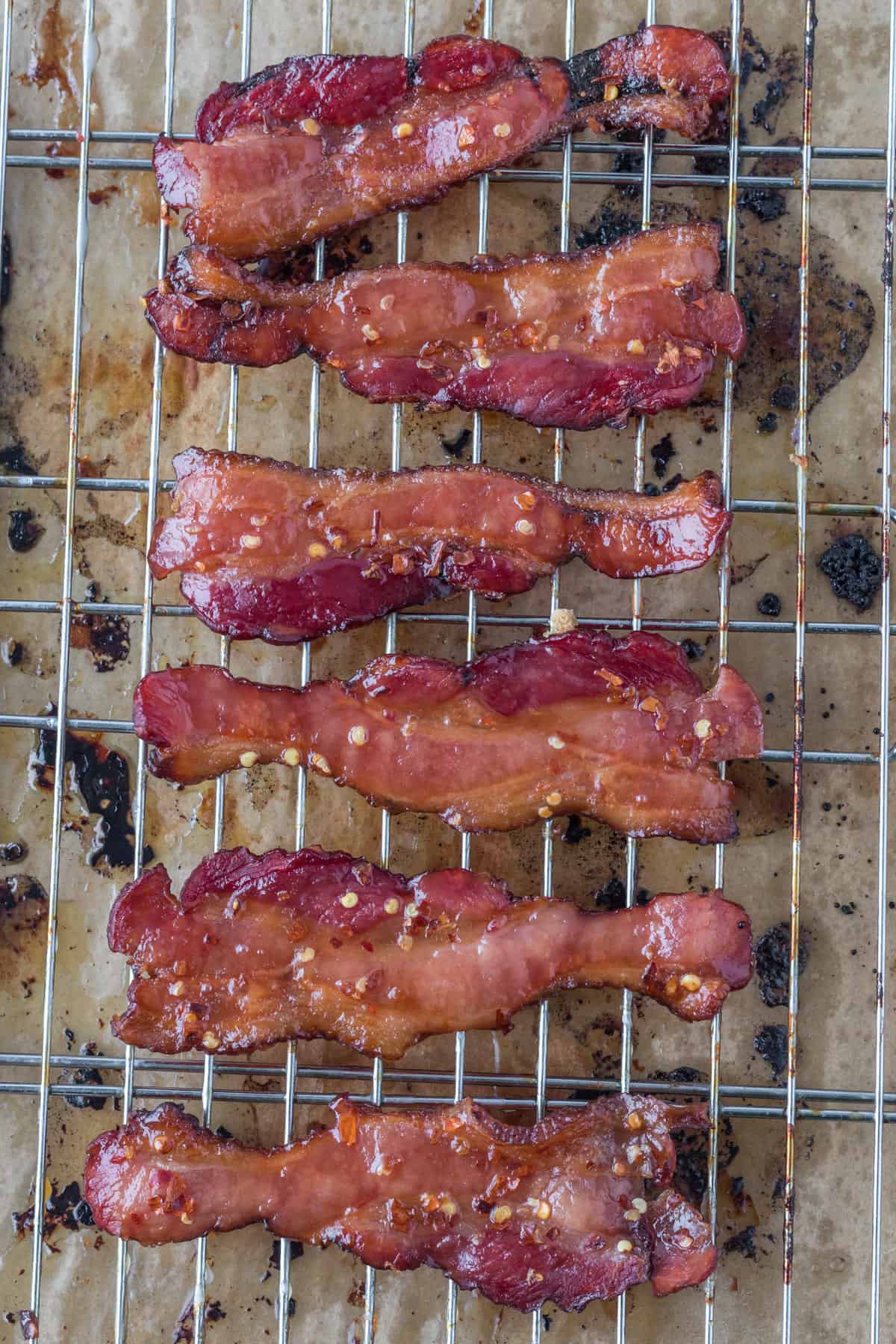 cooked bacon on the rack.